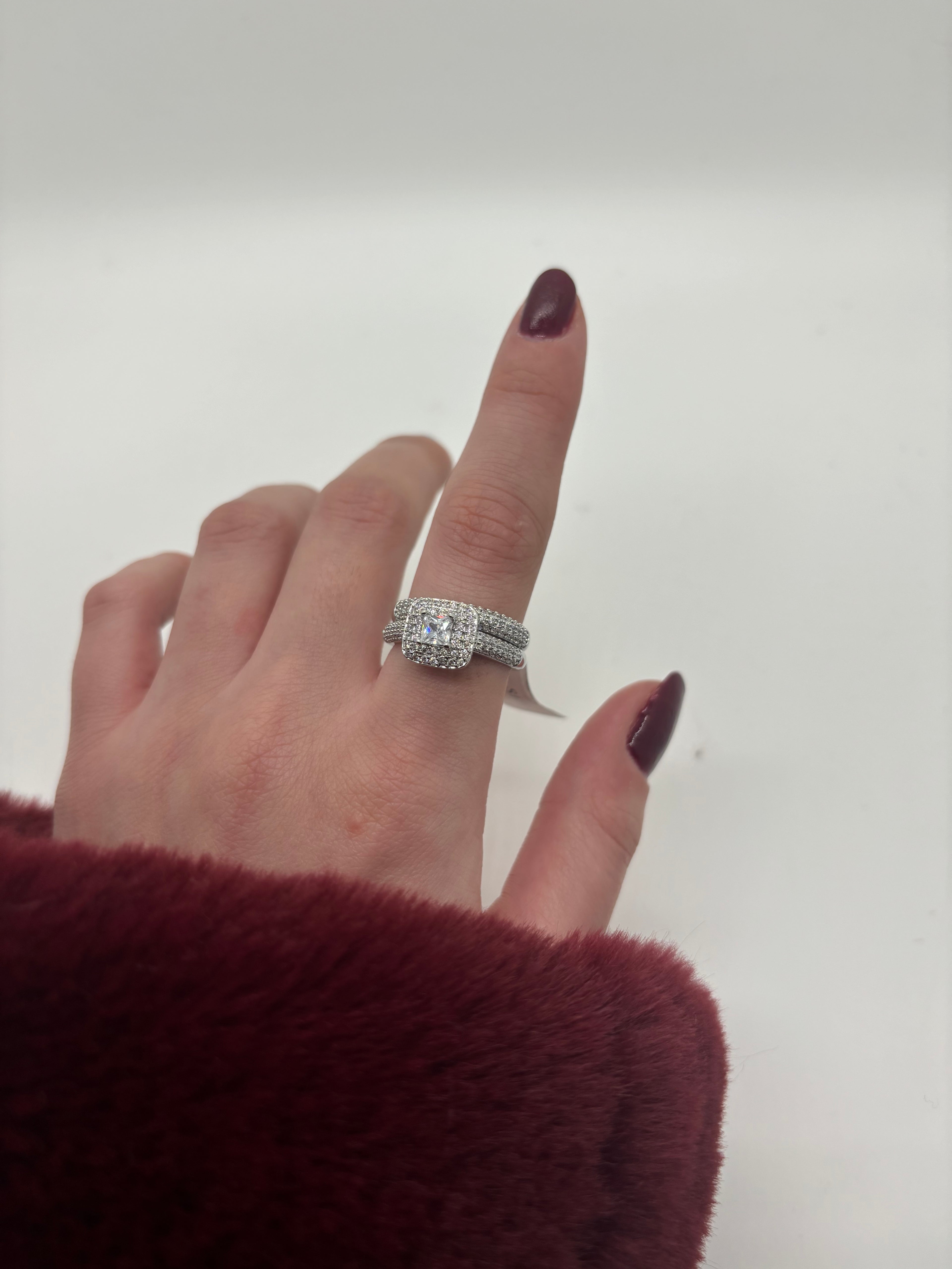 Square solitaire ring