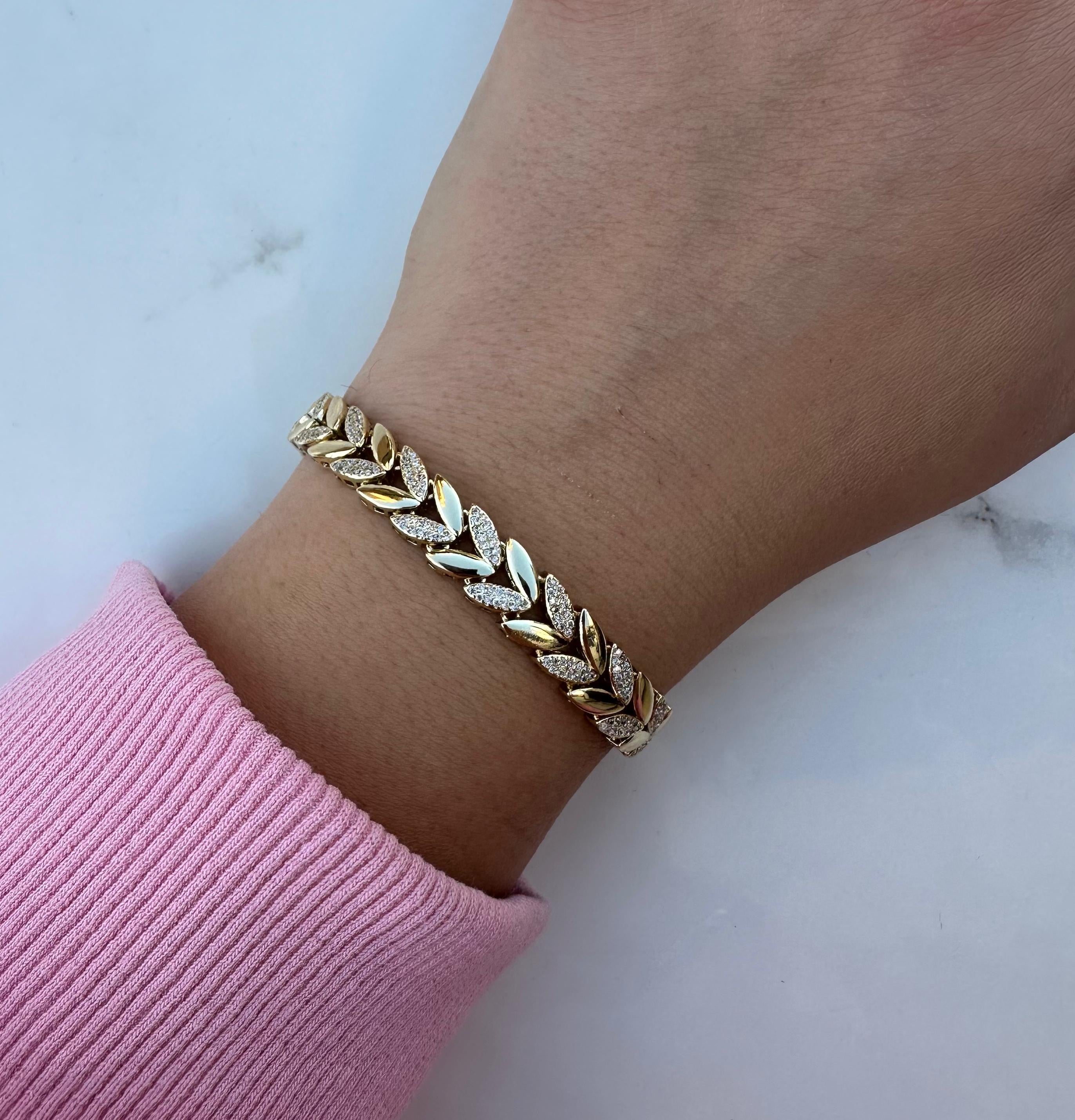 Small leaf zircon bracelet