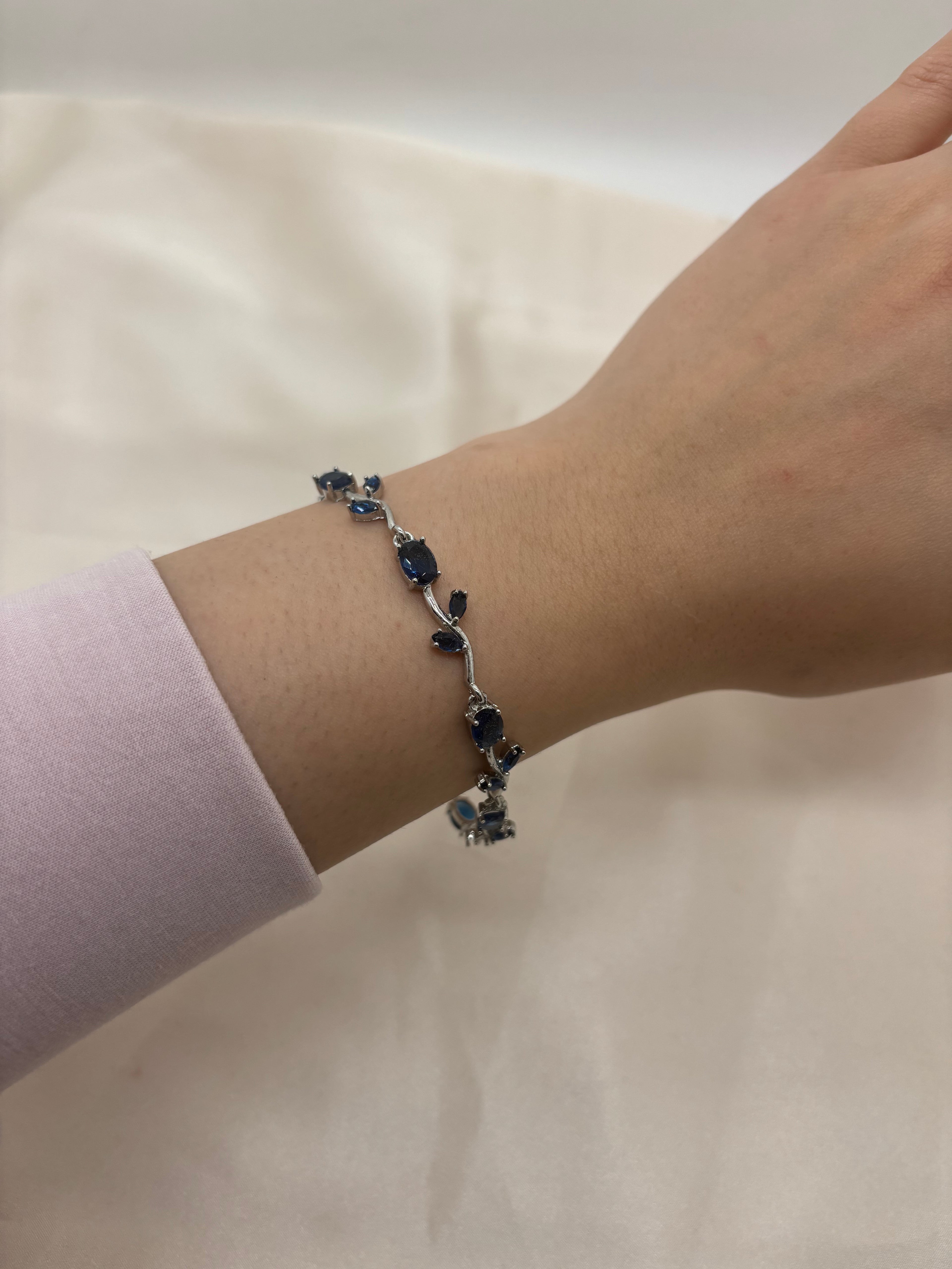 Tulip bracelet