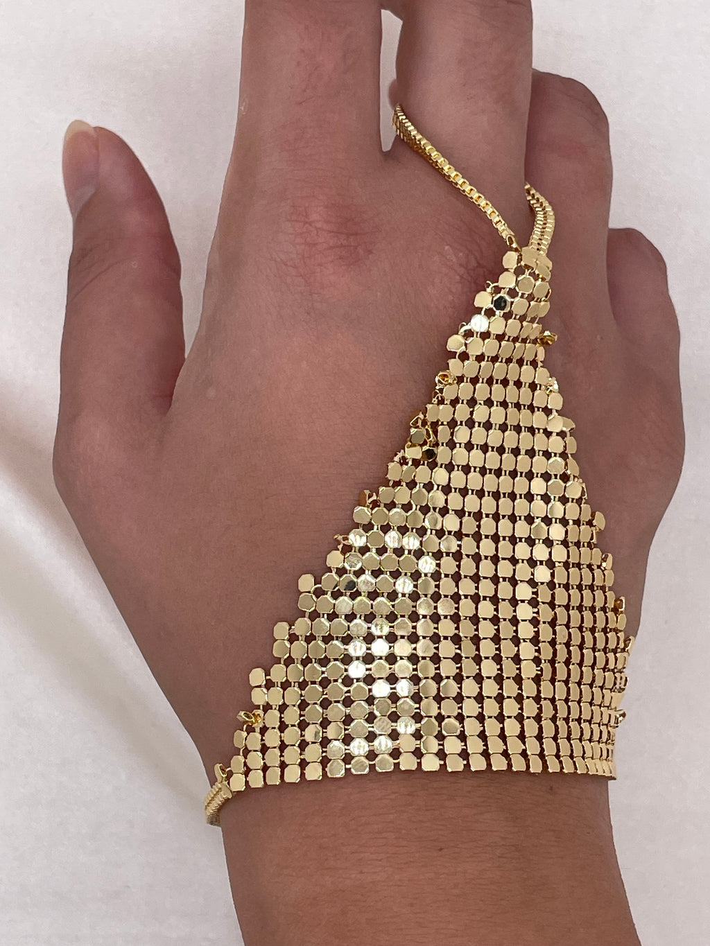 Hasira Hand Chain