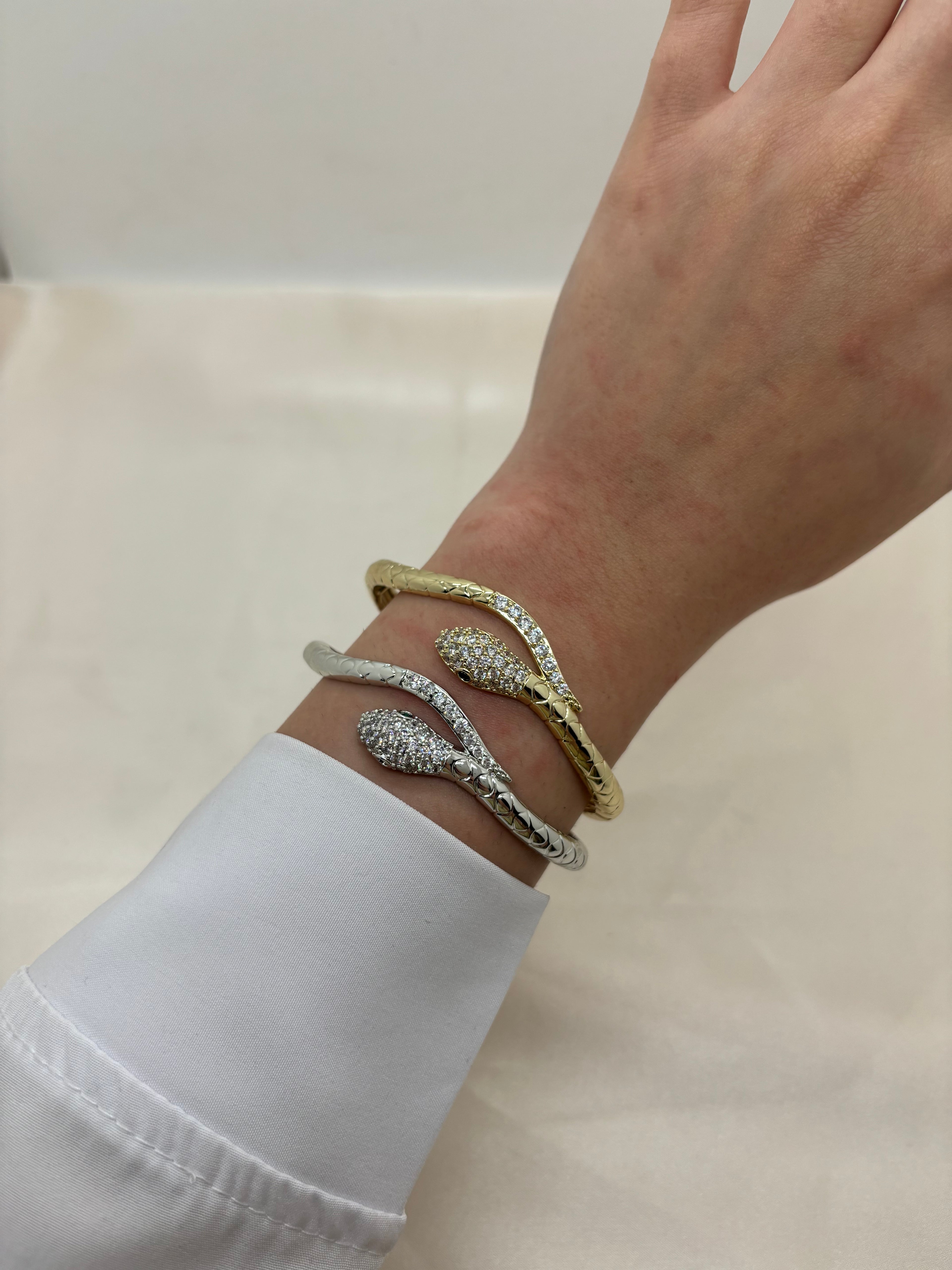 Wavy snake bangle