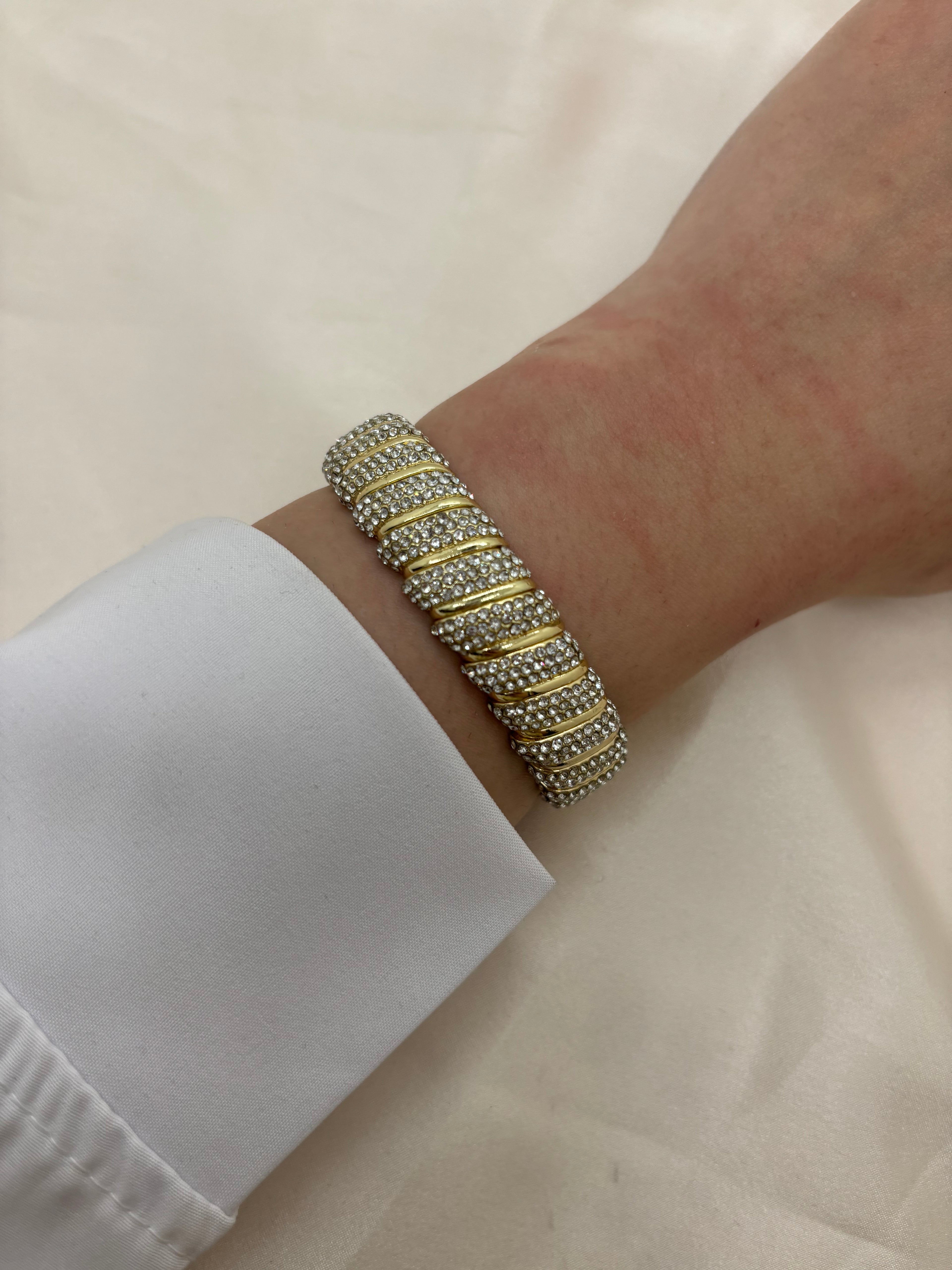 Elastic vintage bangle
