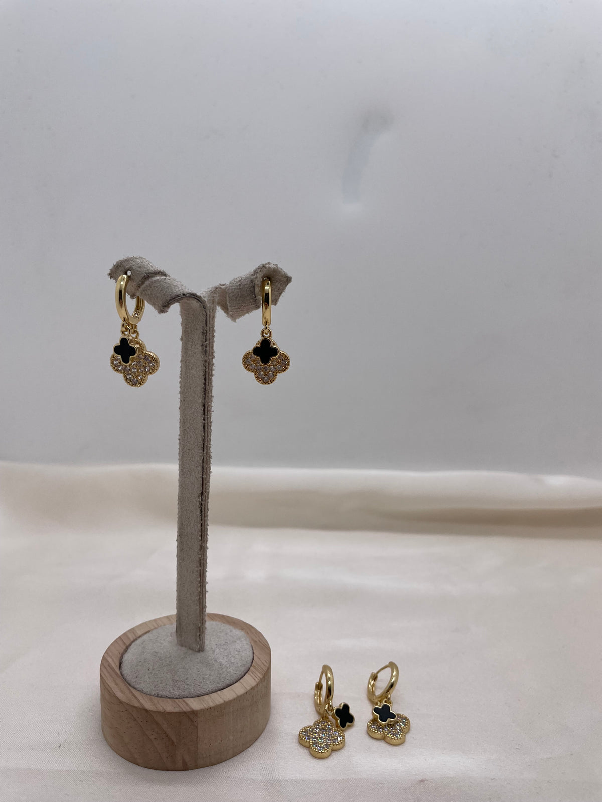 Vancleef Earrings AZ