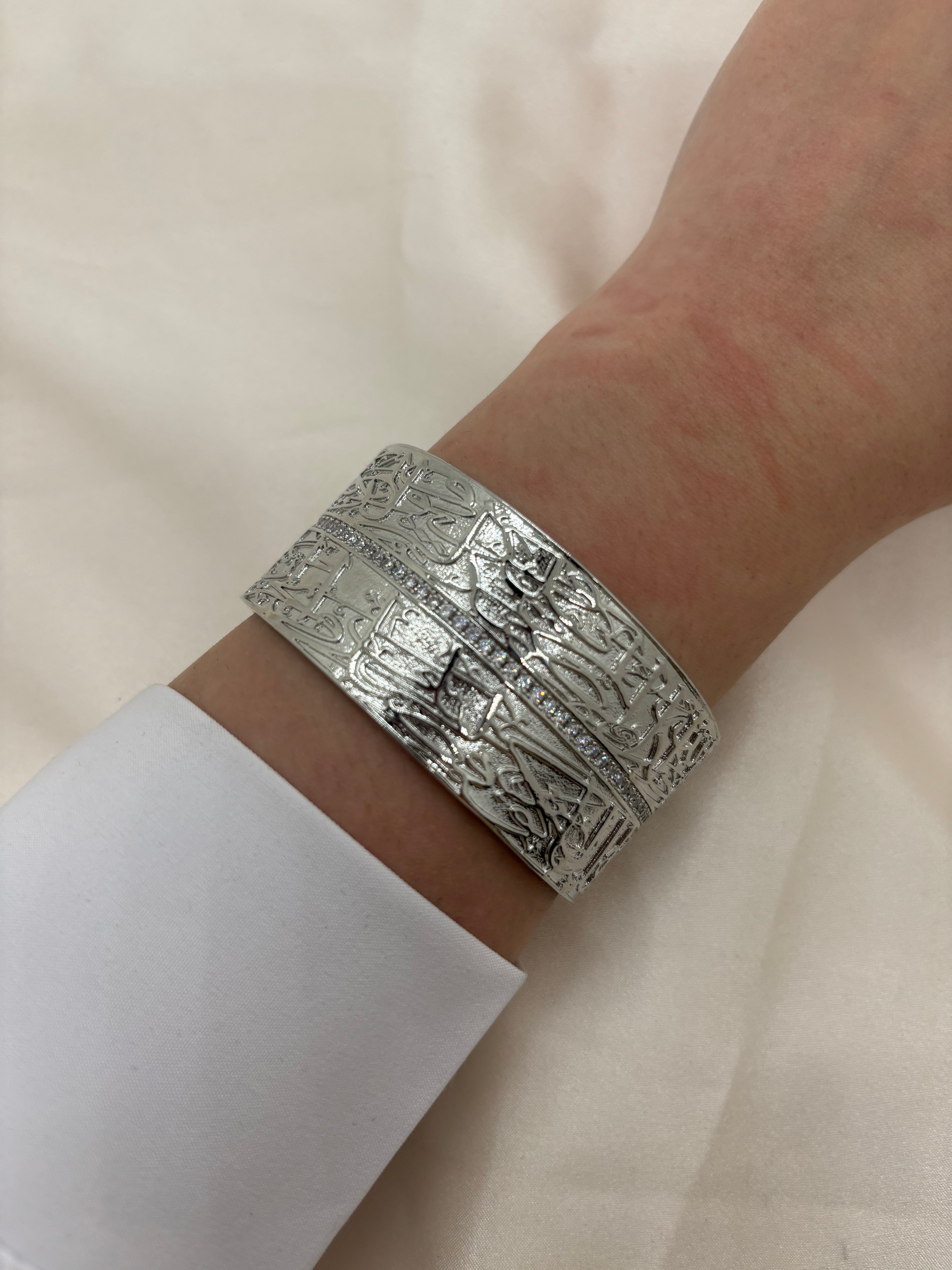 Vintage cuff bangle