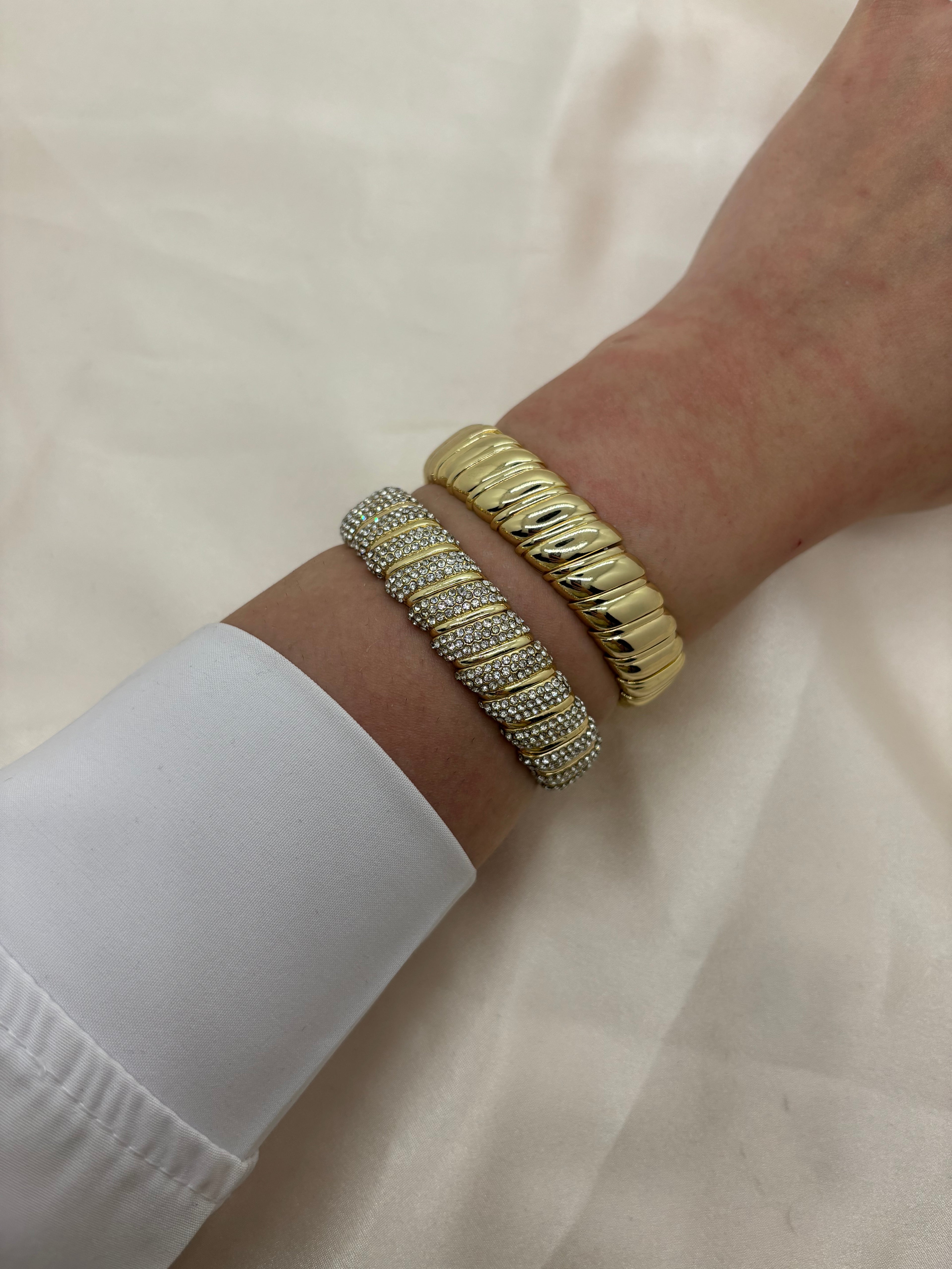 Elastic vintage bangle
