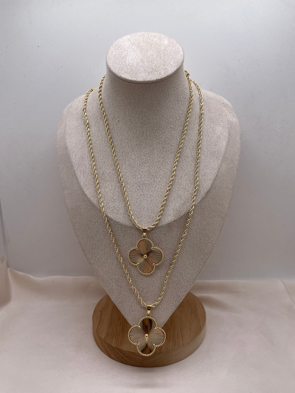 Vancleef Pendant Necklace 30N