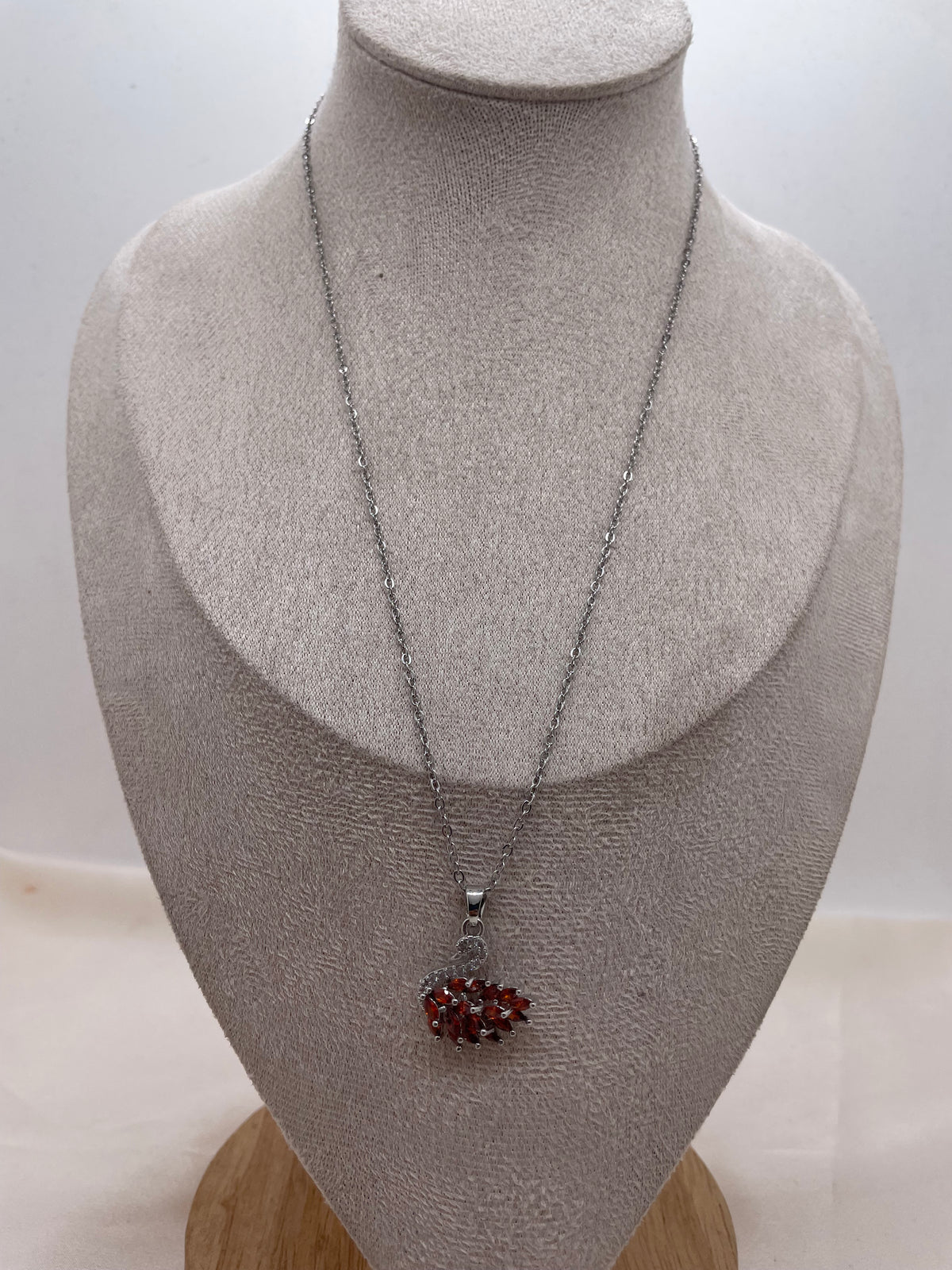 Glam Swan Necklace