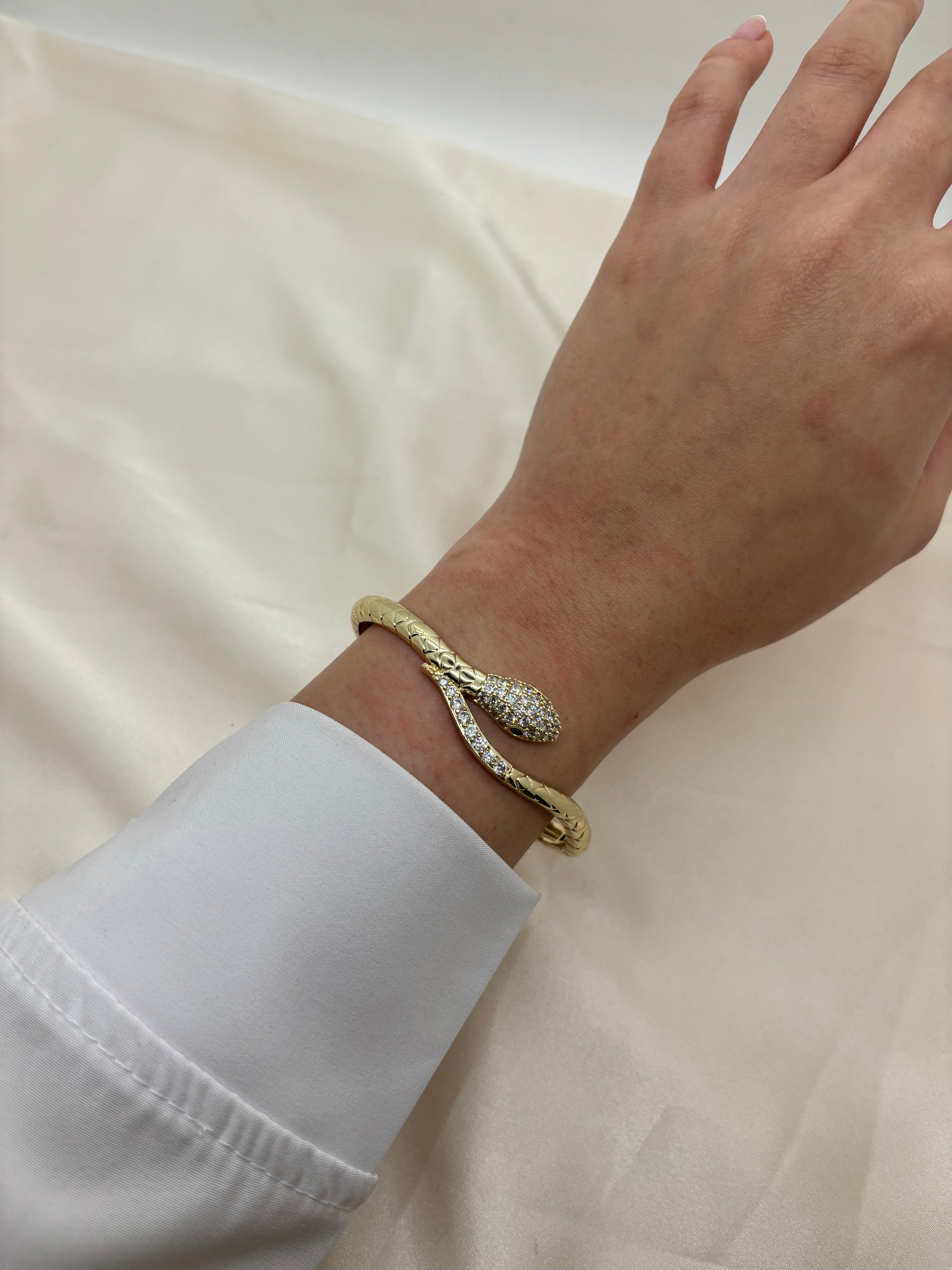 Wavy snake bangle