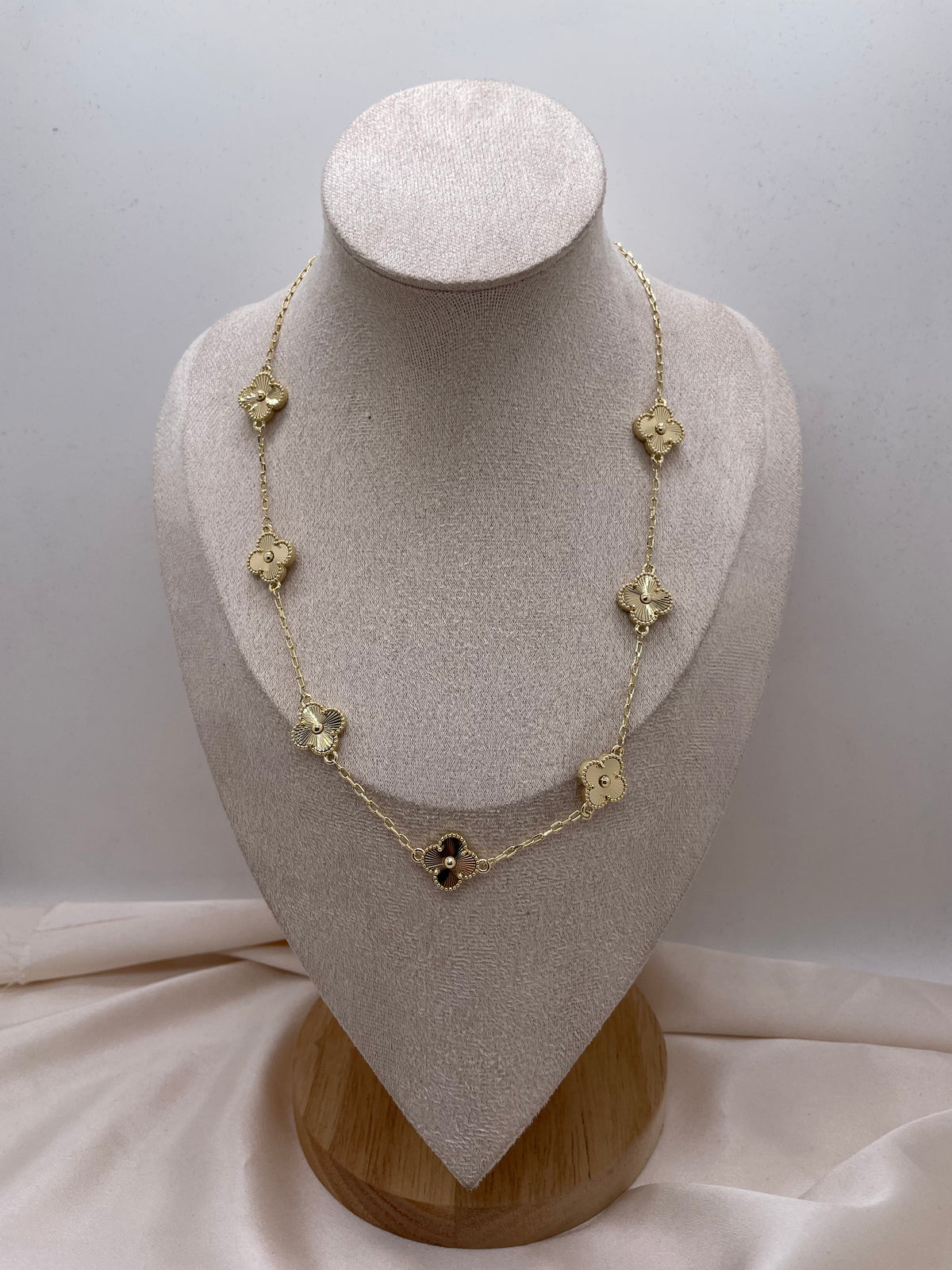 Full Gold Vancleef Necklace