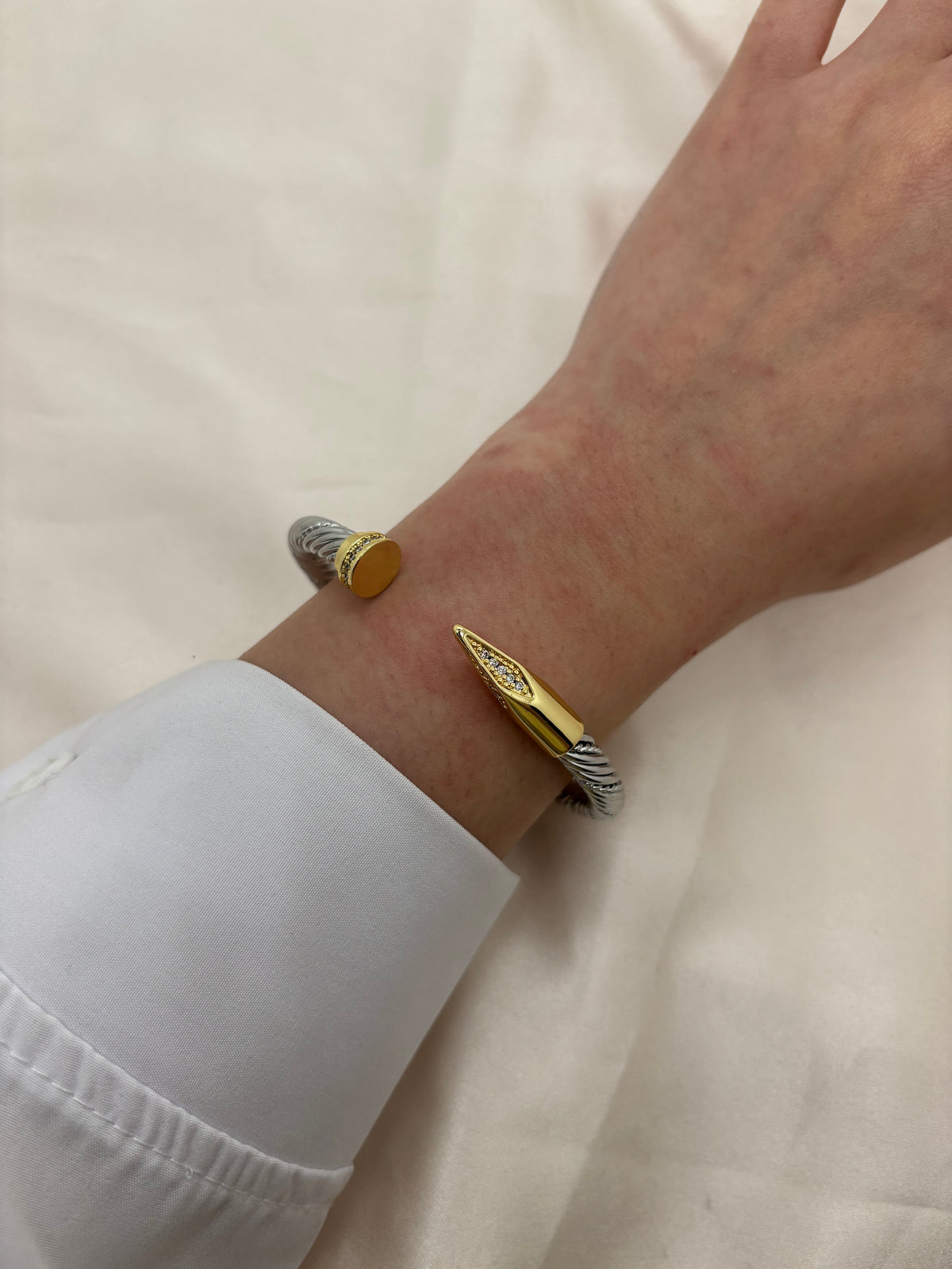 Arrow zircon bangle