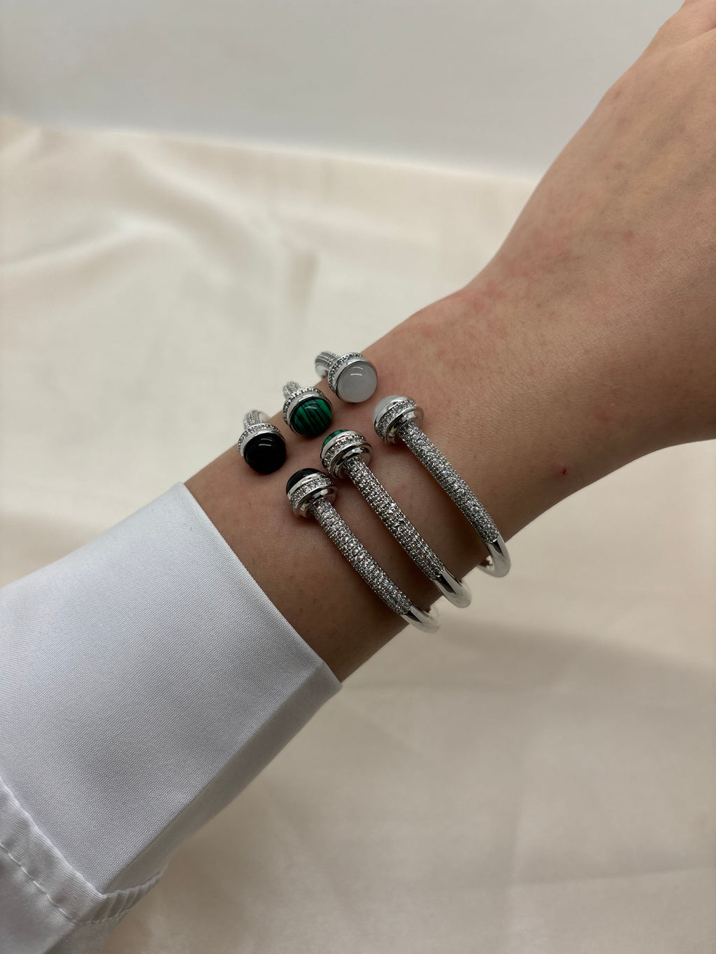 Silver colorful round bangle