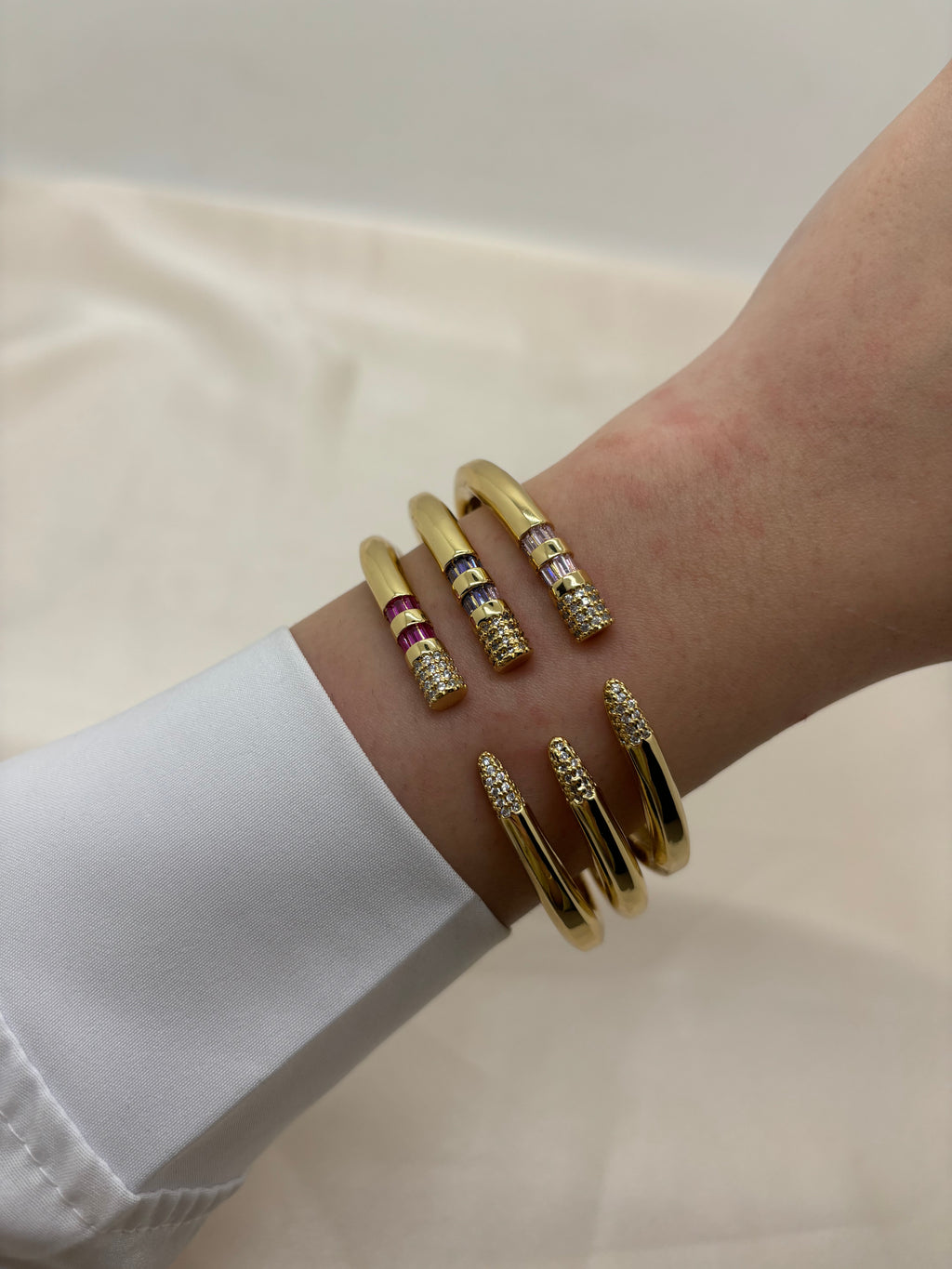 Pin colorful bangle