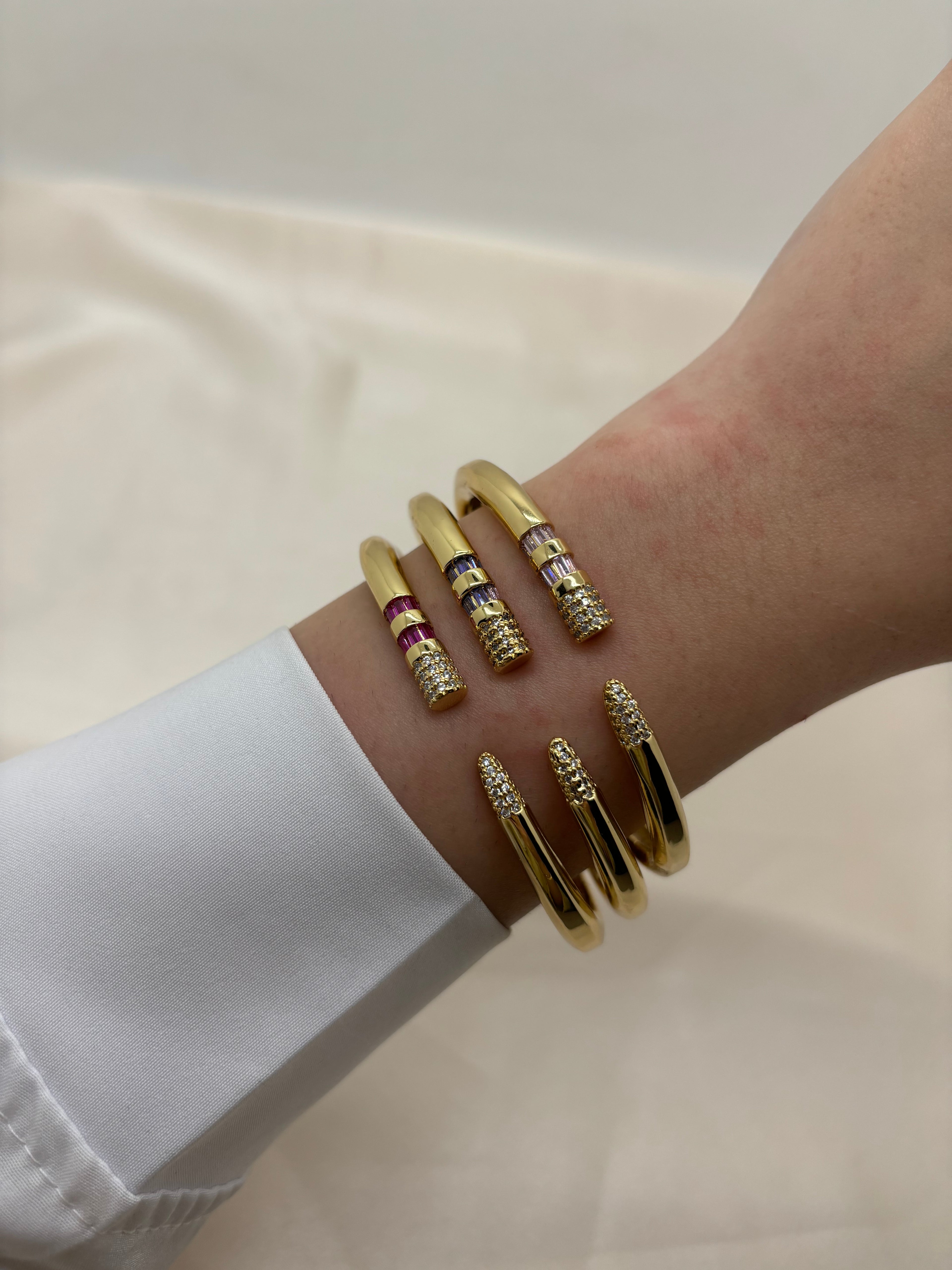 Pin colorful bangle