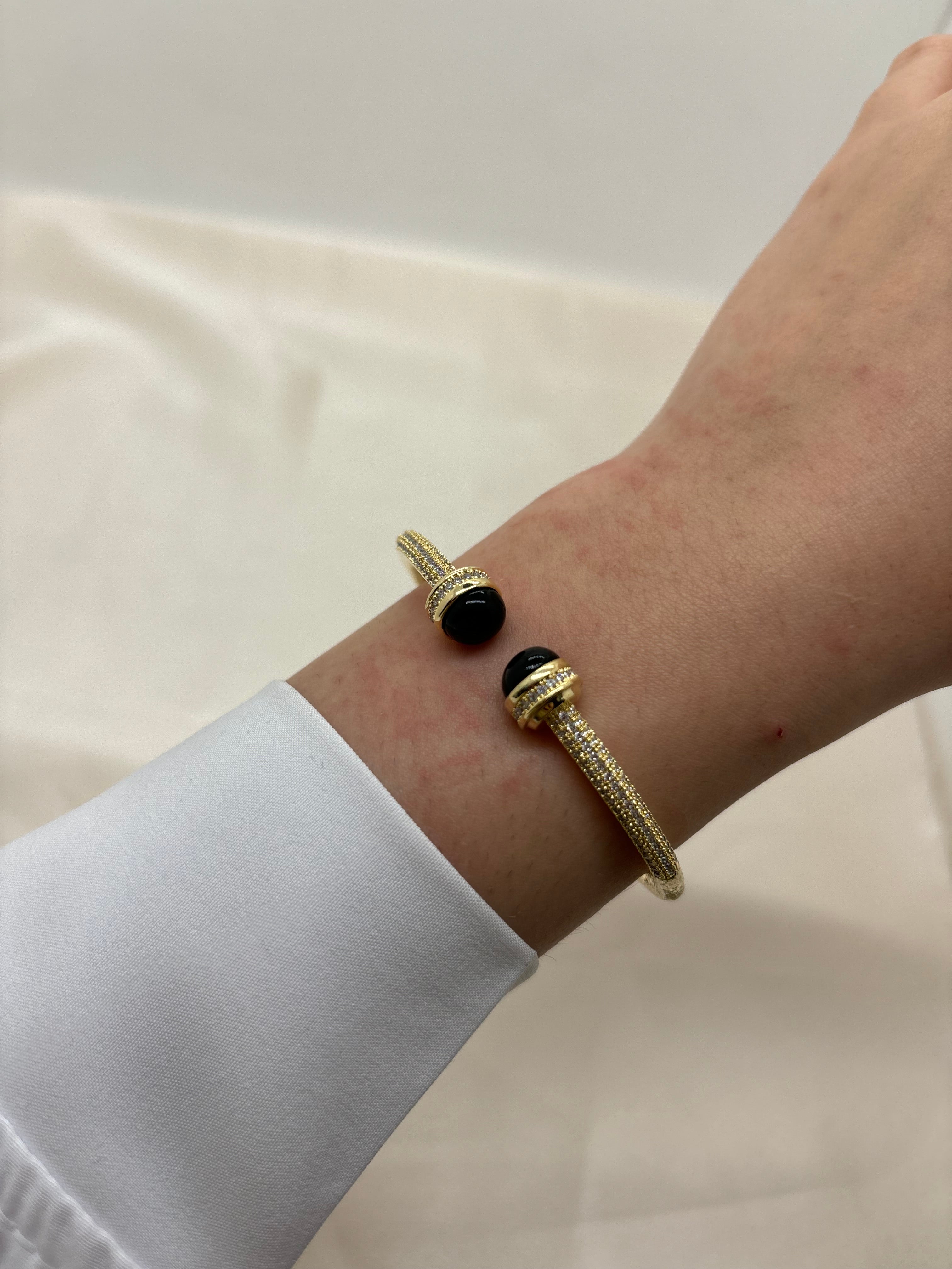 Gold round colorful bangle