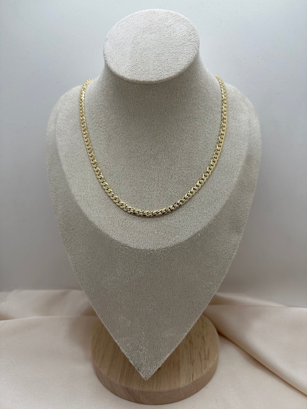 Royal Curb Chain