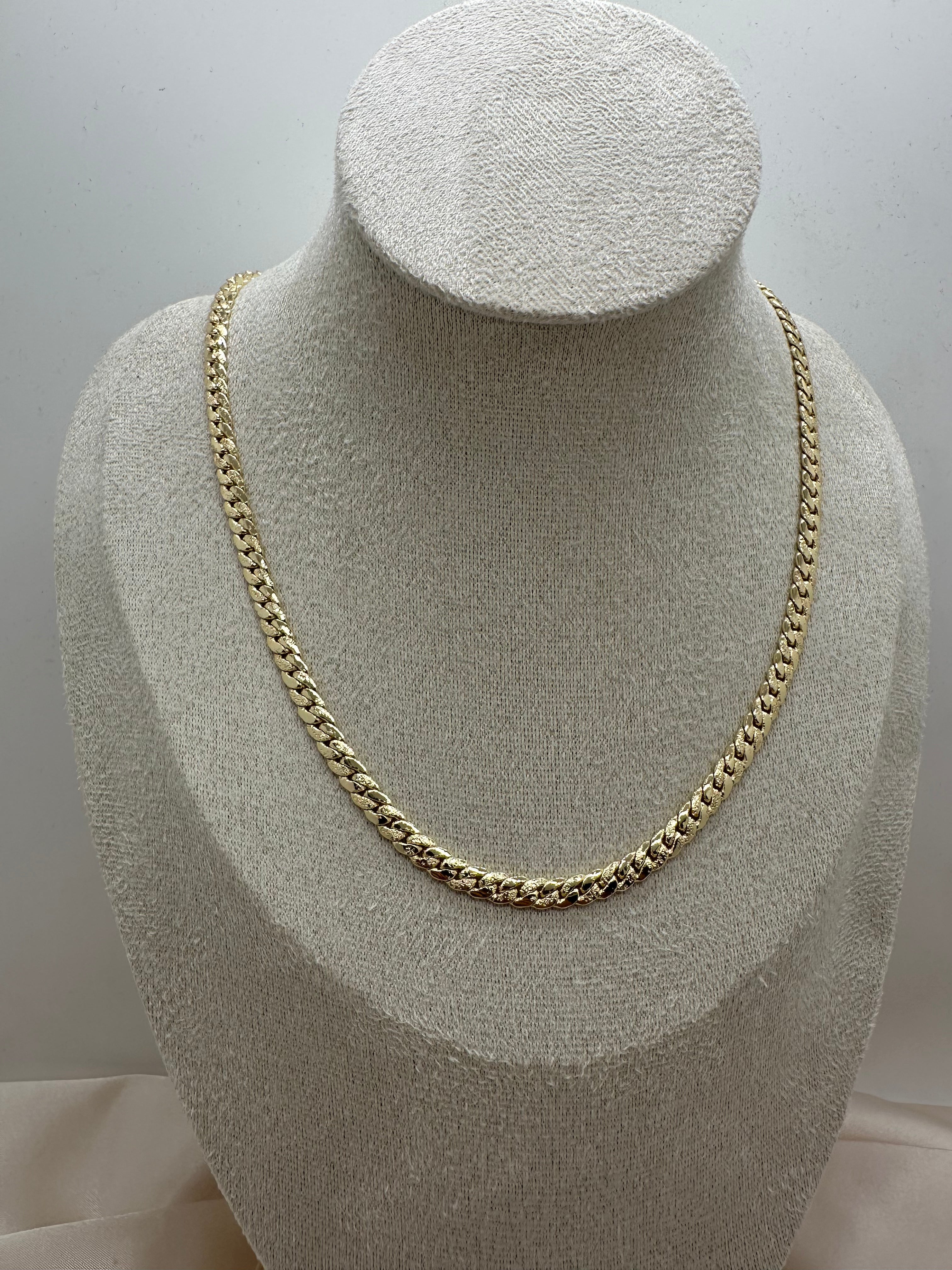 Royal Curb Chain