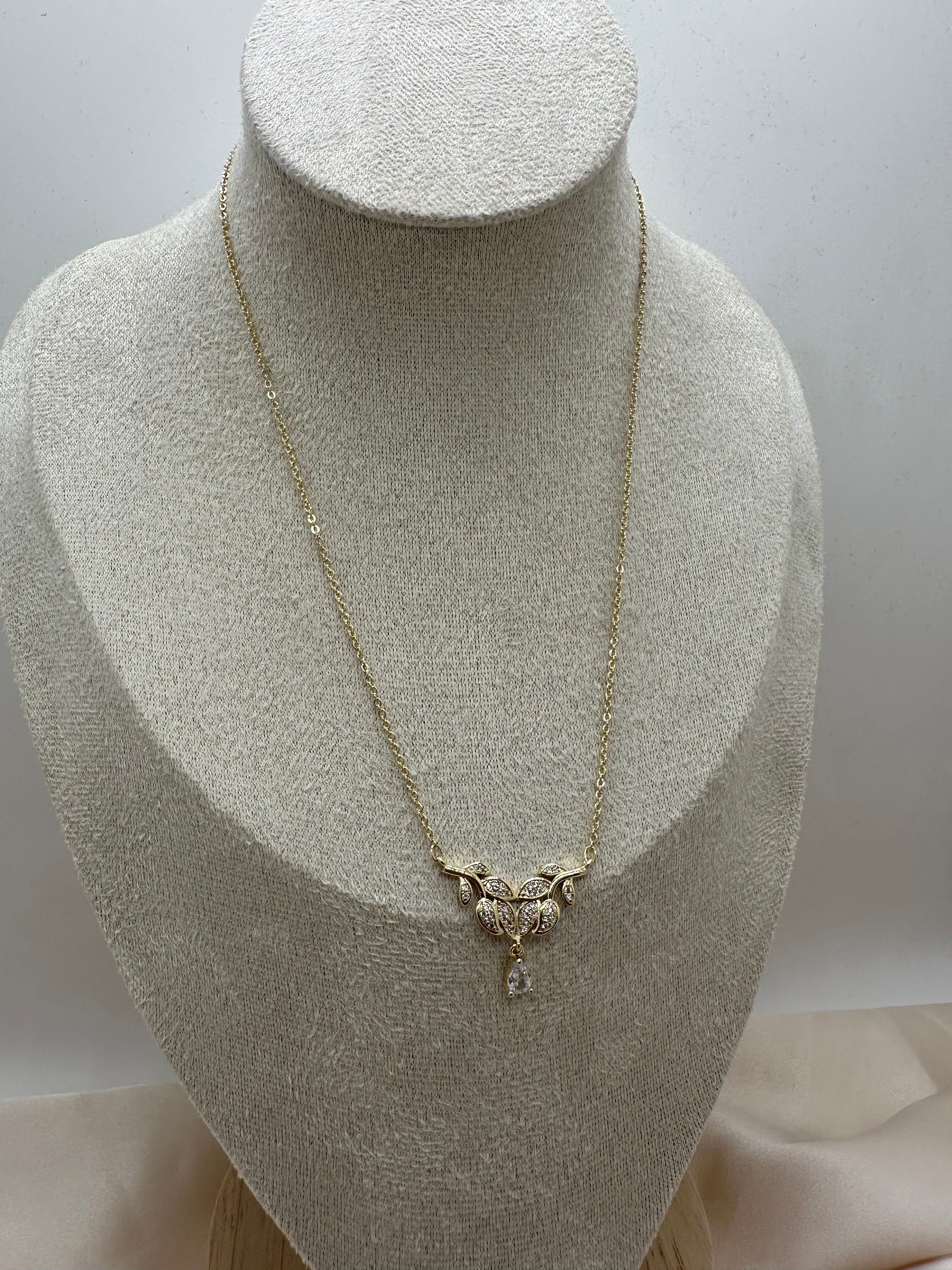 Arlo Necklace