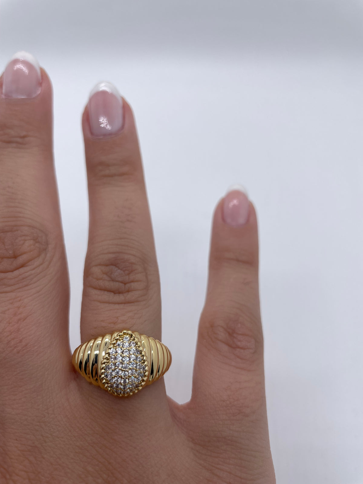 Oval Zircon Ring