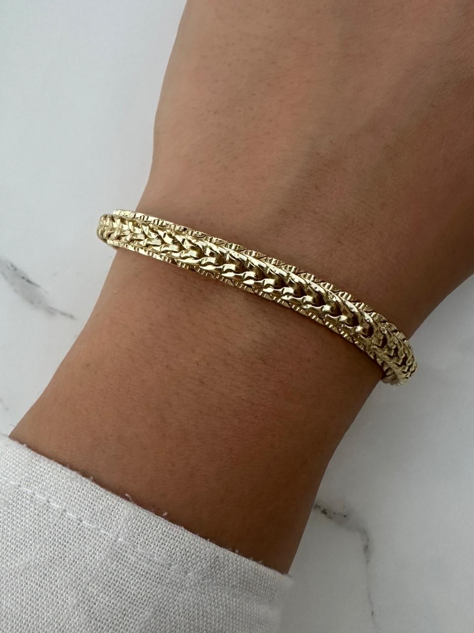 Modern chain bracelet