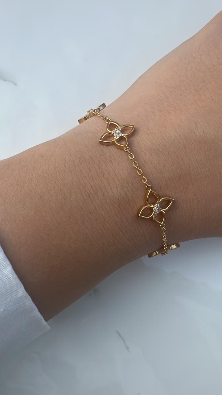 flower minimal bracelet