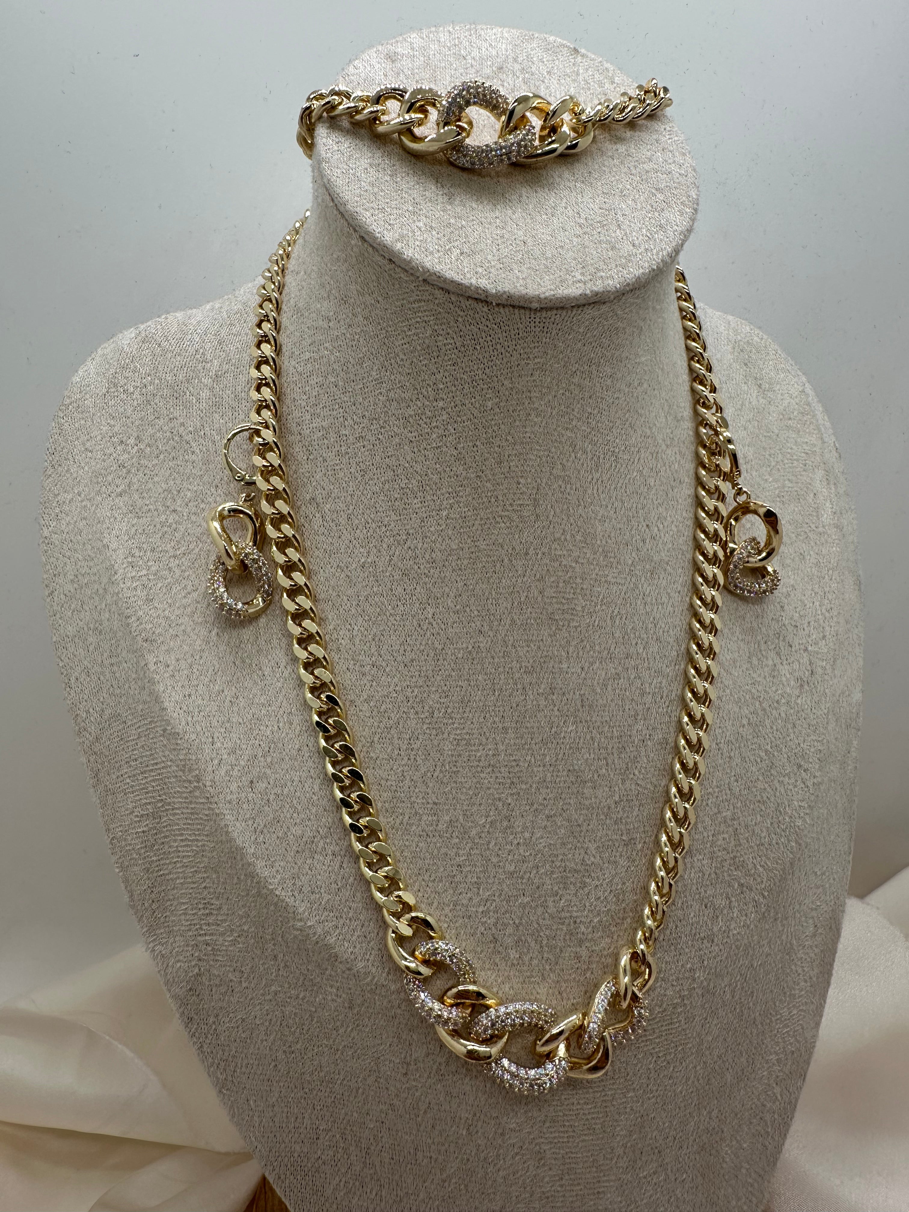 Elegant Chain Set